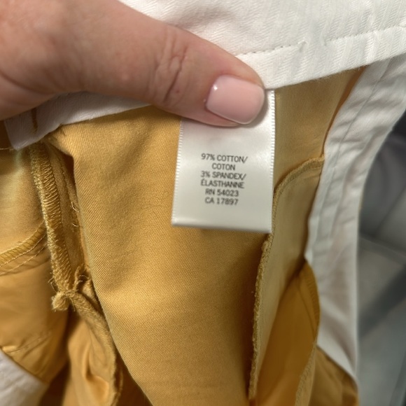 NWOT Banana Republic Bermuda shorts - Picture 4 of 4